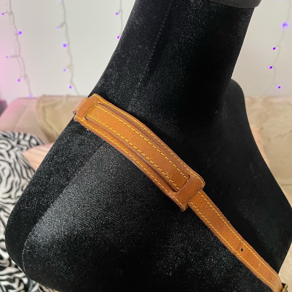 Louis Vuitton Chantilly crossbody bag - Picture 14 of 14